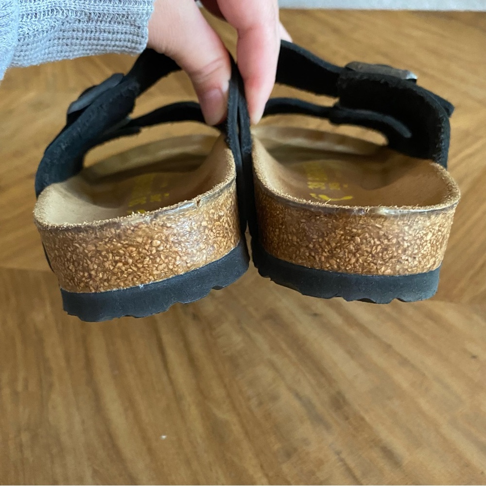Birkenstock Arizona Black Leather 2-Strap Sandal, Size 38 - Picture 6 of 7